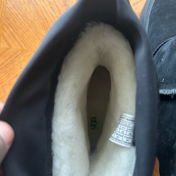 UGG Men's Black and Gray Snow Boots - Picture 5 of 6